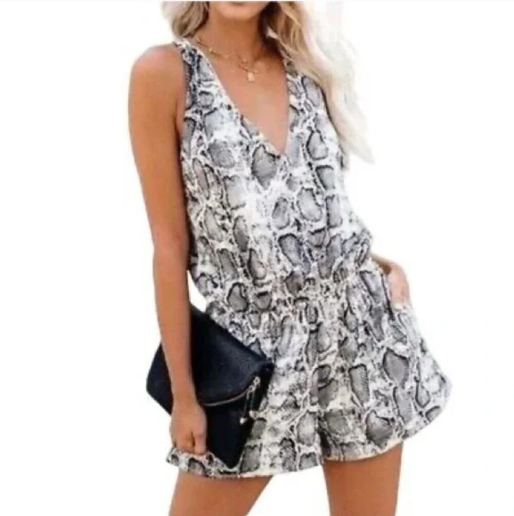 2/$30 Blue Blush Sleeveless Snakeskin Romper Gray Black Size S